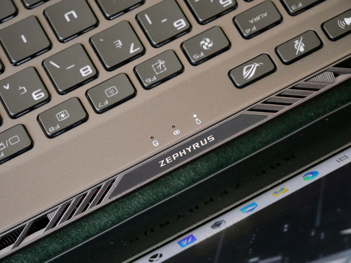 ASUS ROG Zephyrus G14 2021-19 © © Nathan Le Gohlisse pour Clubic