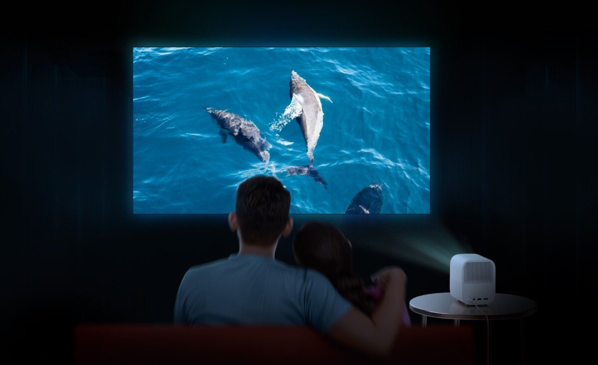 Xiaomi lance son nouveau videoprojecteur compact : 15 cm3 d'Android TV à emmener partout ?