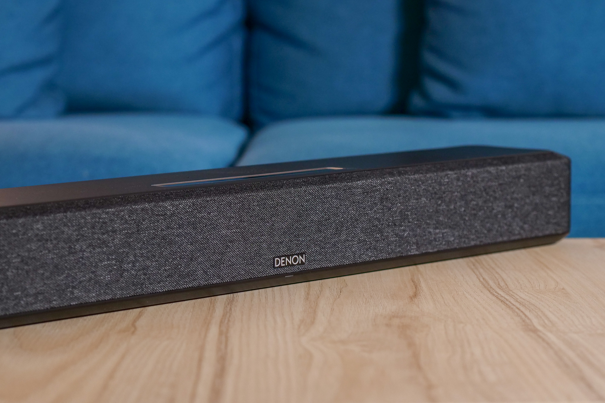 Test Denon Home 550 la mini barre de son Dolby Atmos et DTSX qui se la joue enceinte connectée