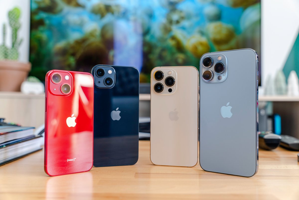 Les iPhone 13 Pro et iPhone 13 Pro Max sont les plus lourds jamais conçus par Apple. © Pierre Crochart pour Clubic