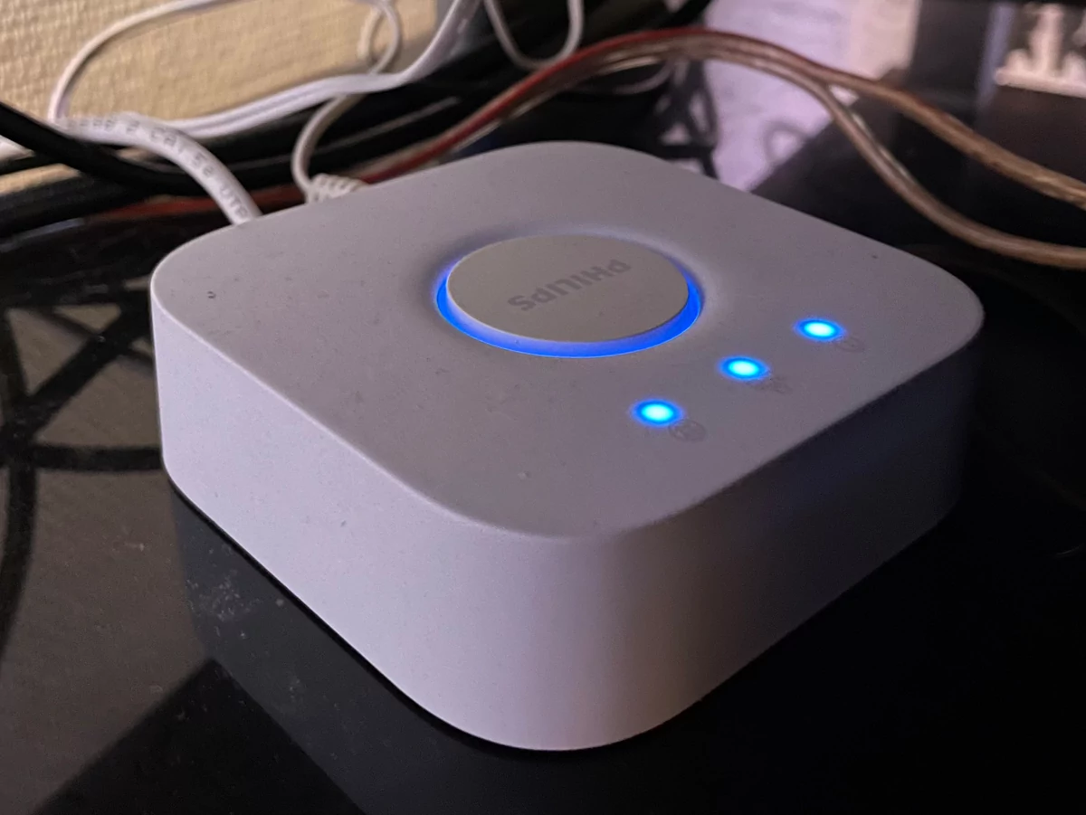 Test Philips Hue Play HDMI Sync Box © Mathieu Grumiaux pour Clubic