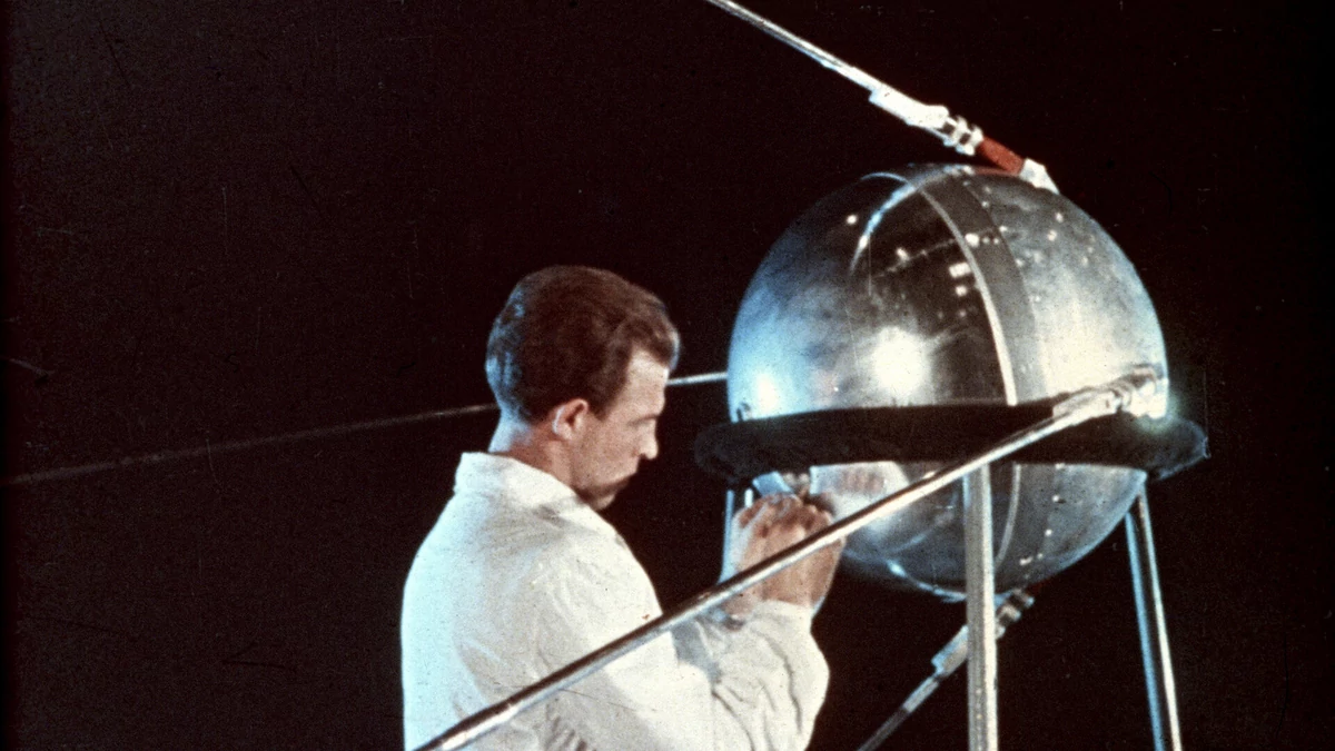 technicien Spoutnik Sputnik © URSS