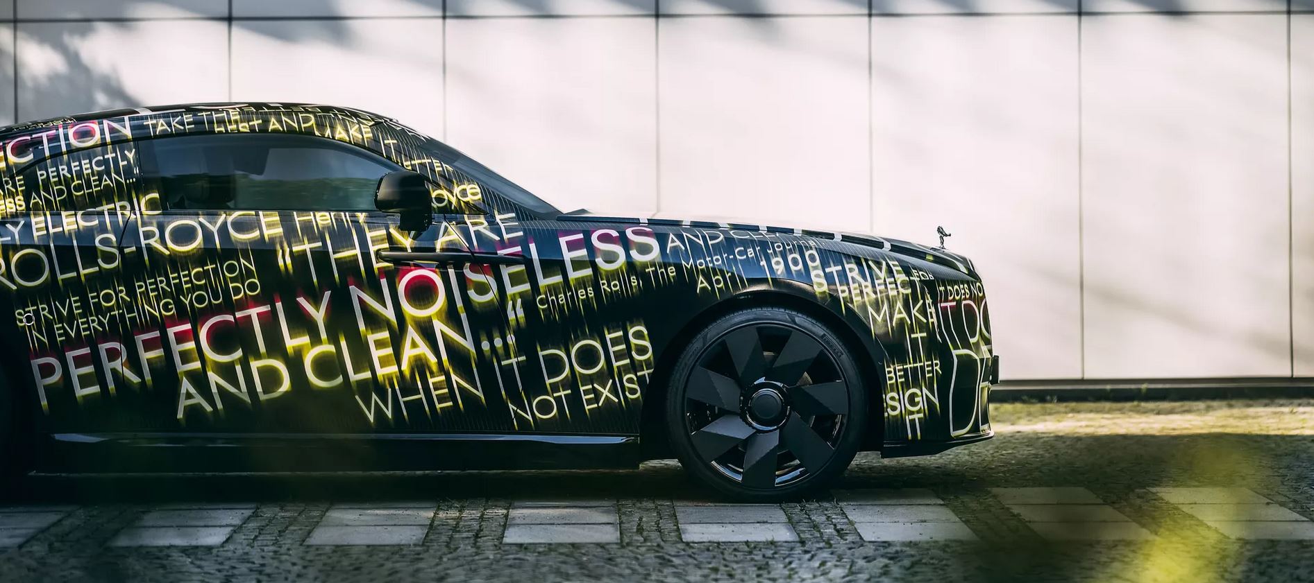 Rolls-Royce lève le voile sur son premier véhicule 100 % électrique : Spectre