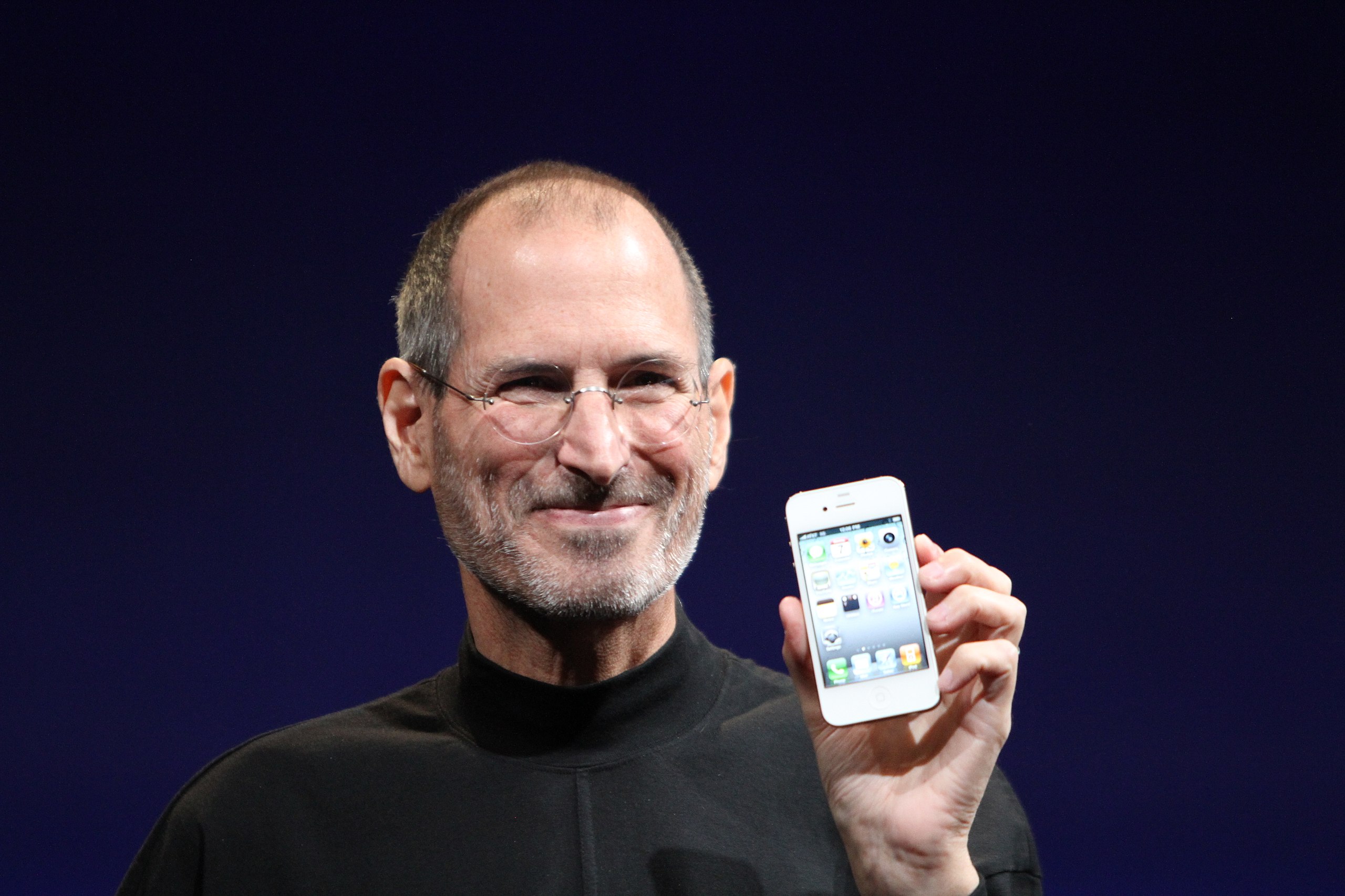 Steve Jobs ressuscité avec Facebook Messenger et ... chatGPT