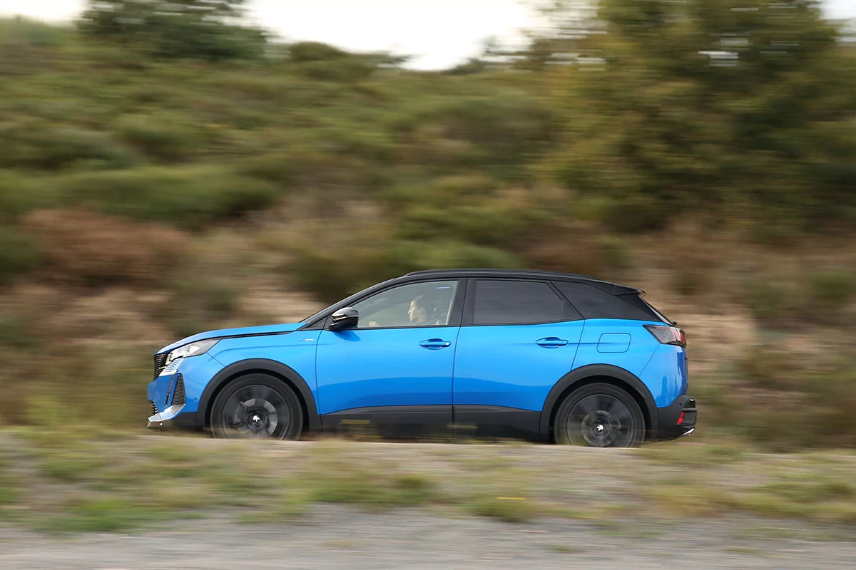 Essai-Peugeot-3008-HYbrid-225 © Soufyane Benhammouda pour Clubic