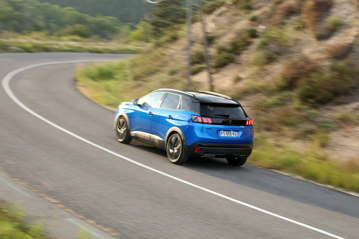 Essai-Peugeot-3008-HYbrid-225 © Soufyane Benhammouda pour Clubic