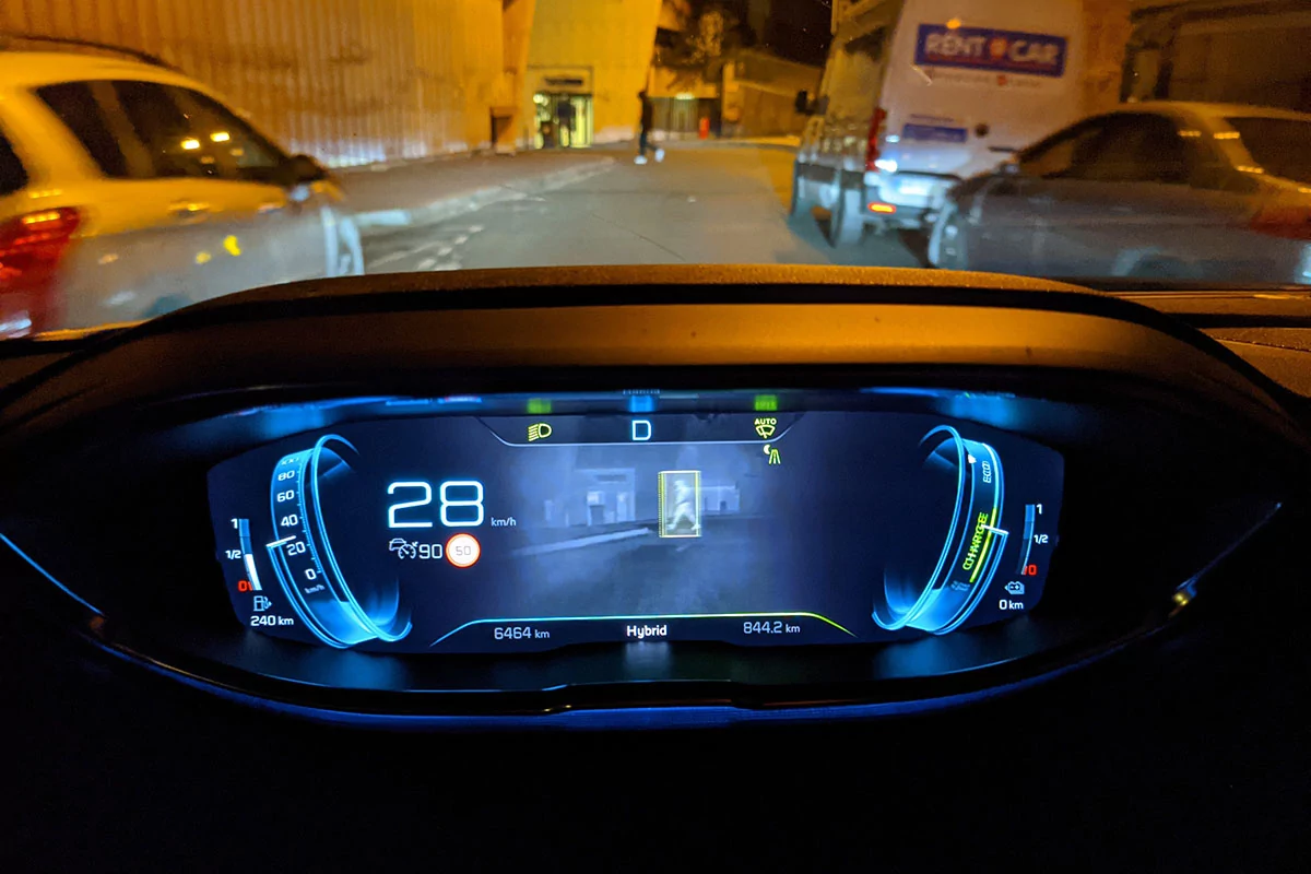 Essai-Peugeot-3008-HYbrid-225 © Soufyane Benhammouda pour Clubic