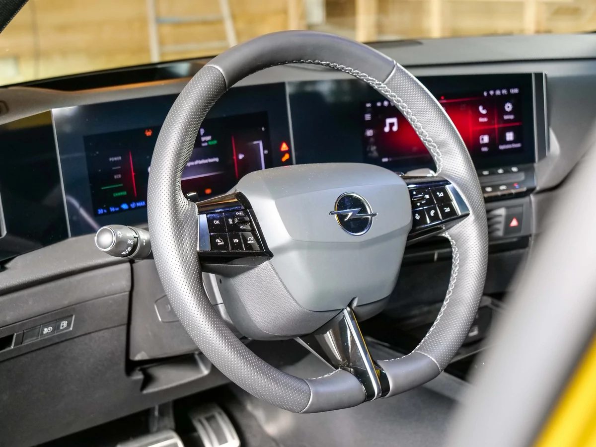 Opel Astra PHEV 2021 © David Nogueira