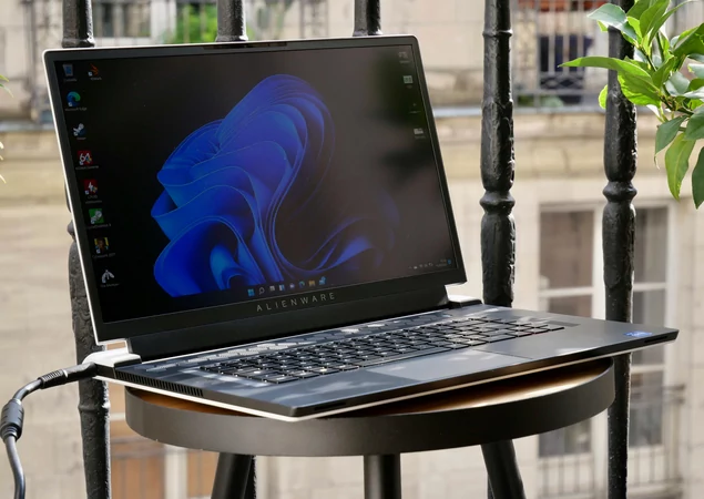 Alienware X17 R1