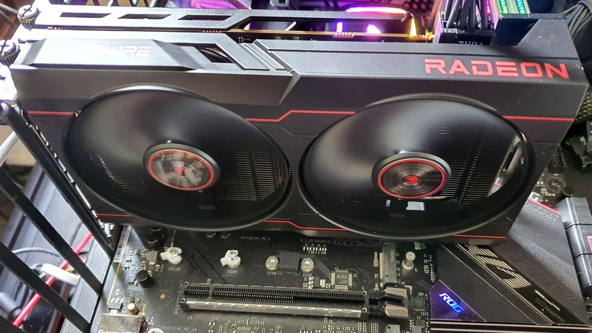 Sapphire Radeon RX 6600 © Nerces