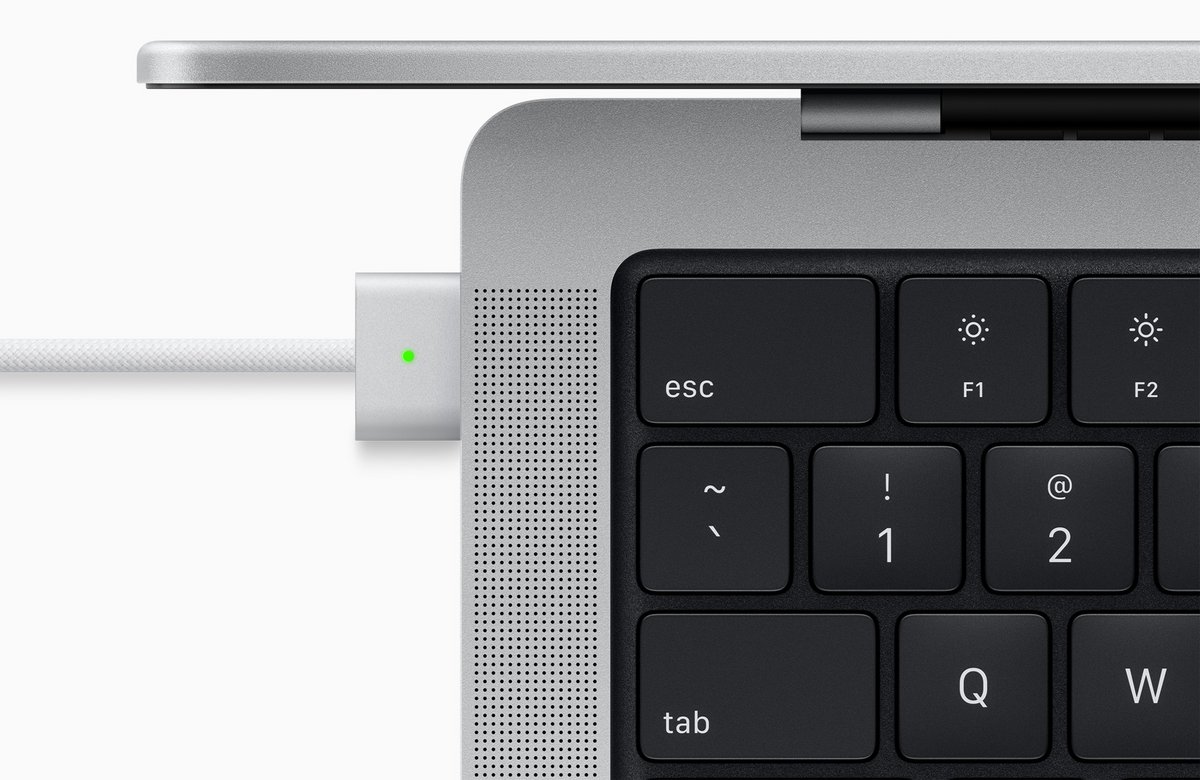 MagSafe MacBook © Apple