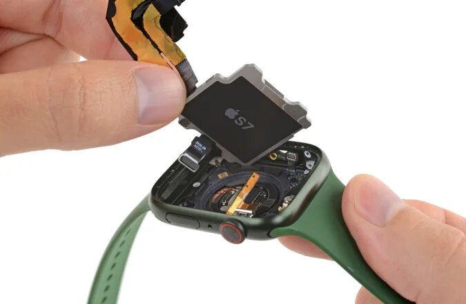 iFixit désosse l'Apple Watch Series 7 et dévoile des similitudes entre l'iPhone 13 et la montre connectée