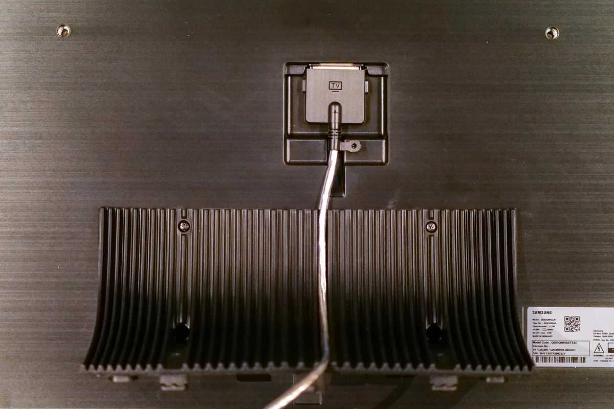 Samsung QE65QN95A cable one connect