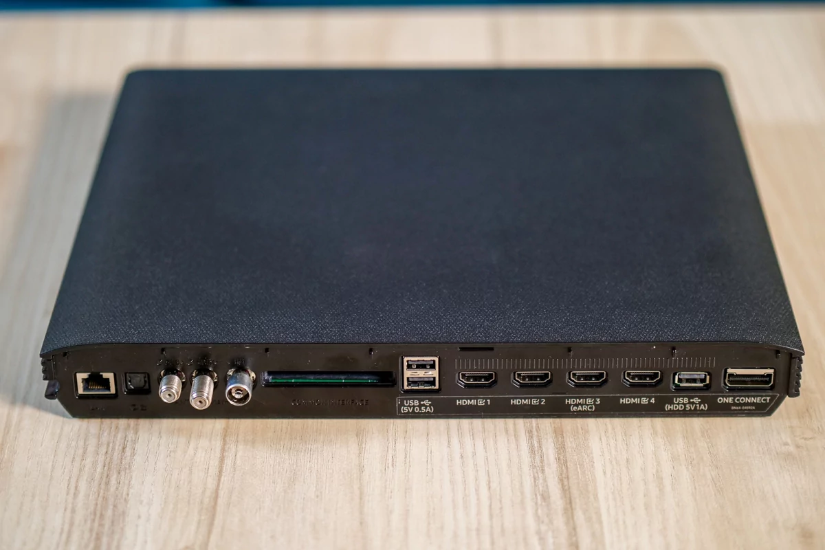 Samsung QE65QN95A connexions