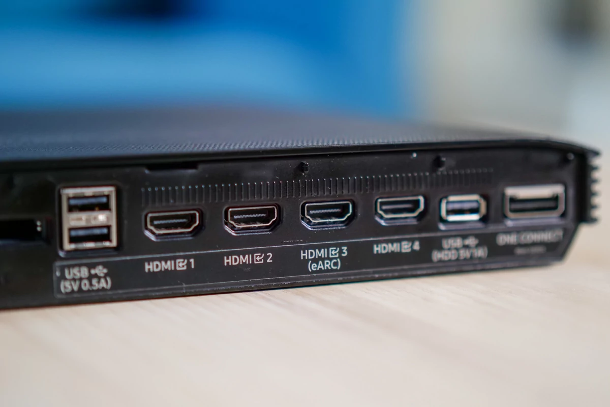 Samsung QE65QN95A détails HDMI eARC