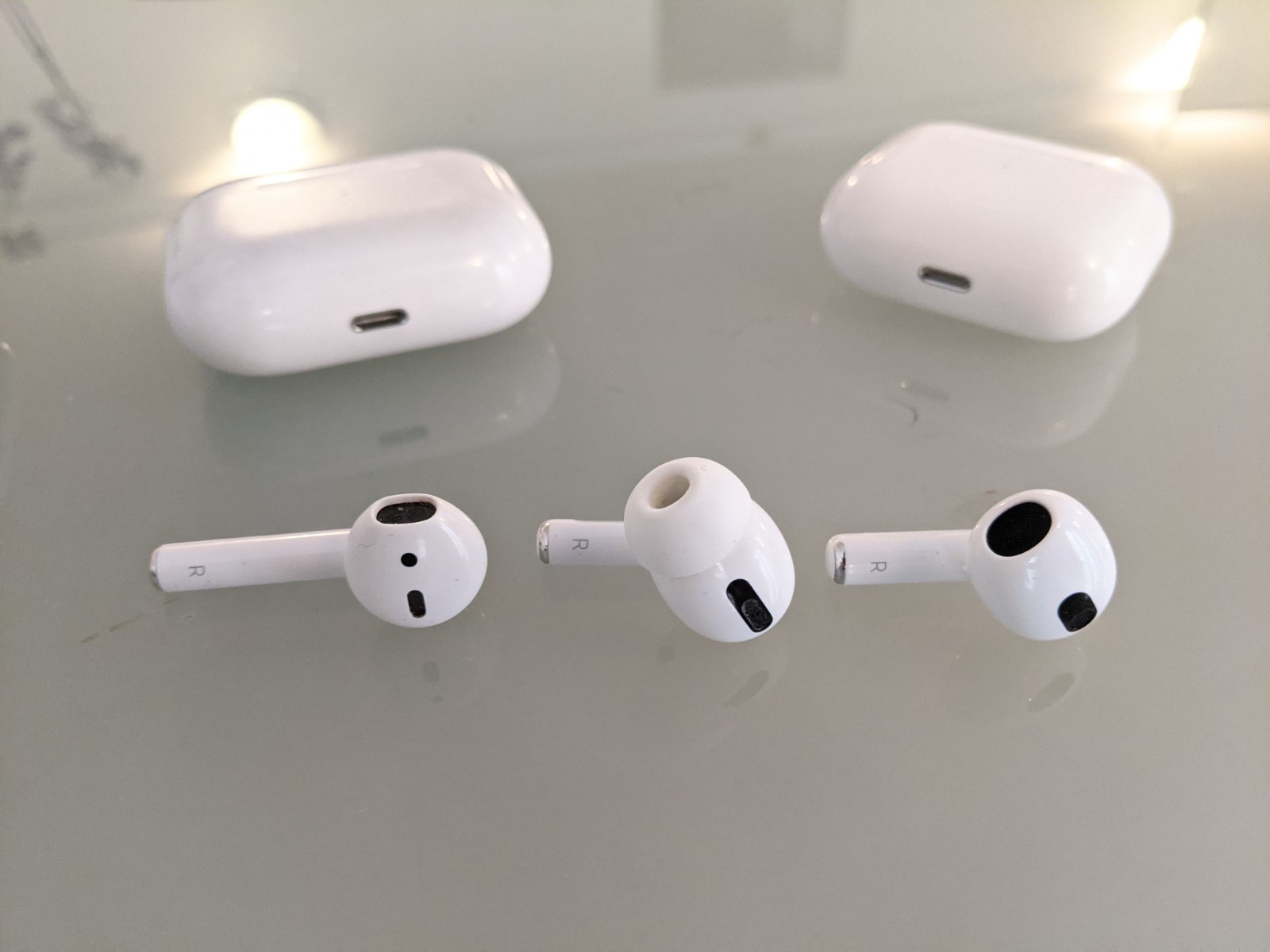 Contrefaçon : attention aux AirPods avec numéro de série déjà échangés en  Apple Store