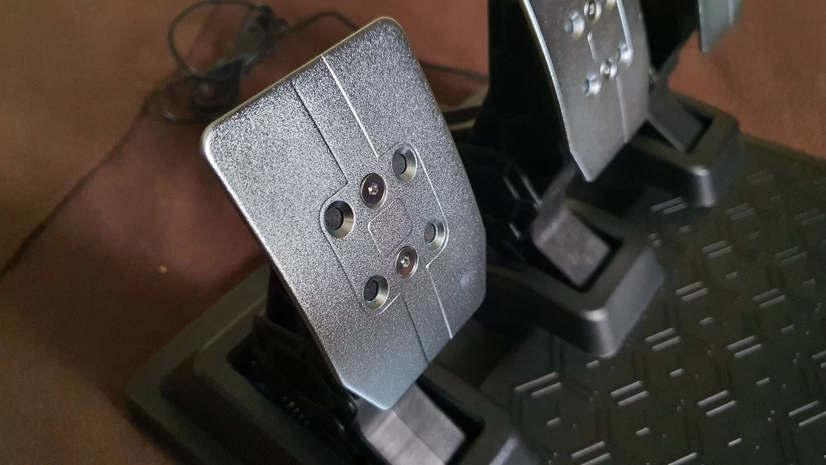 Thrustmaster T248 © Nerces