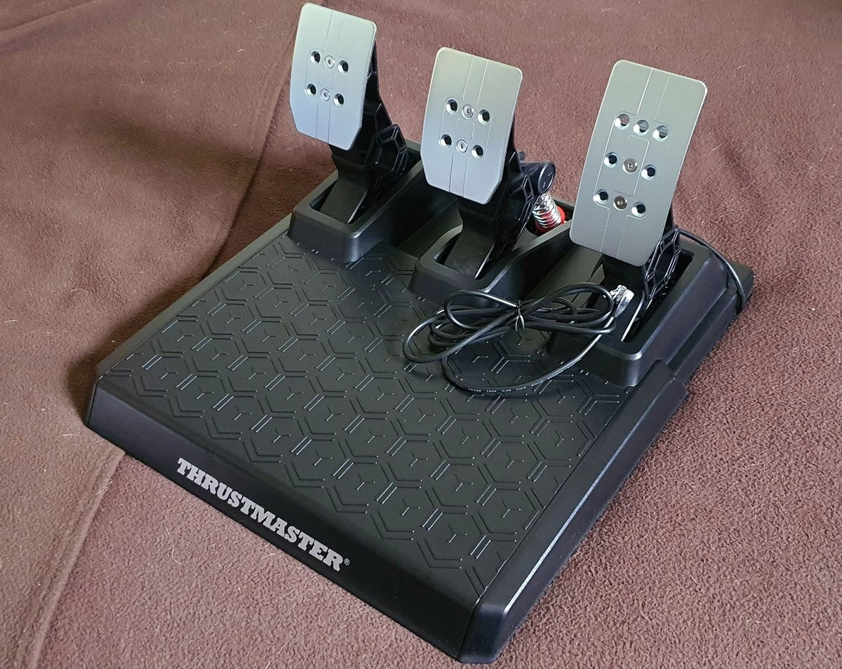 Thrustmaster T248 © Nerces
