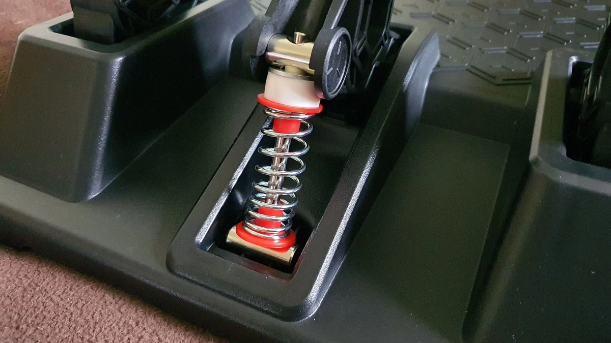 Thrustmaster T248 © Nerces