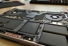 MacBook Pro 2021 : les batteries faciles à changer, le reste du démontage... est un calvaire
