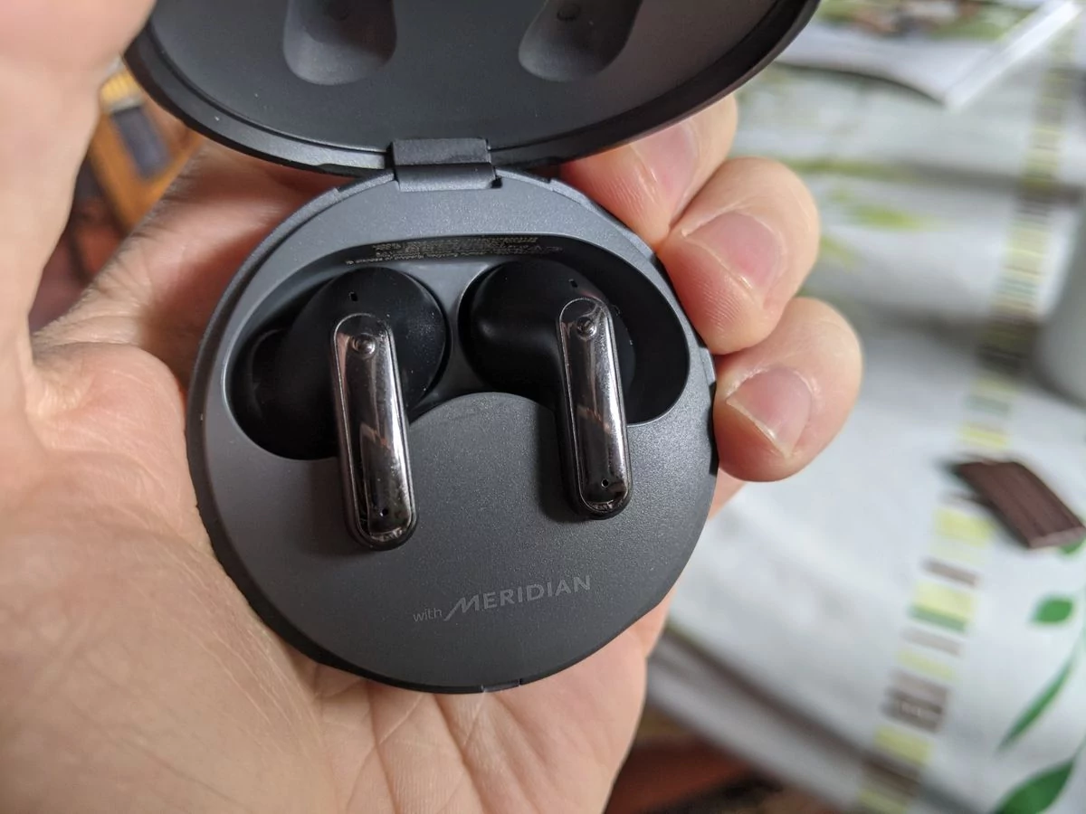 LG Tone Free FP8