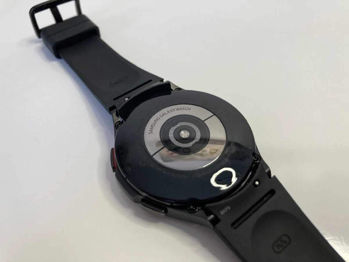 Galaxy Watch 4 - Dos © Johan Gautreau