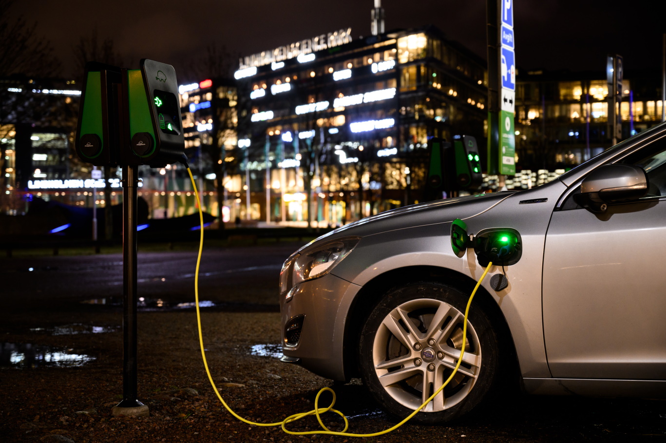 La voiture électrique petit budget, ça se complique côté constructeurs...