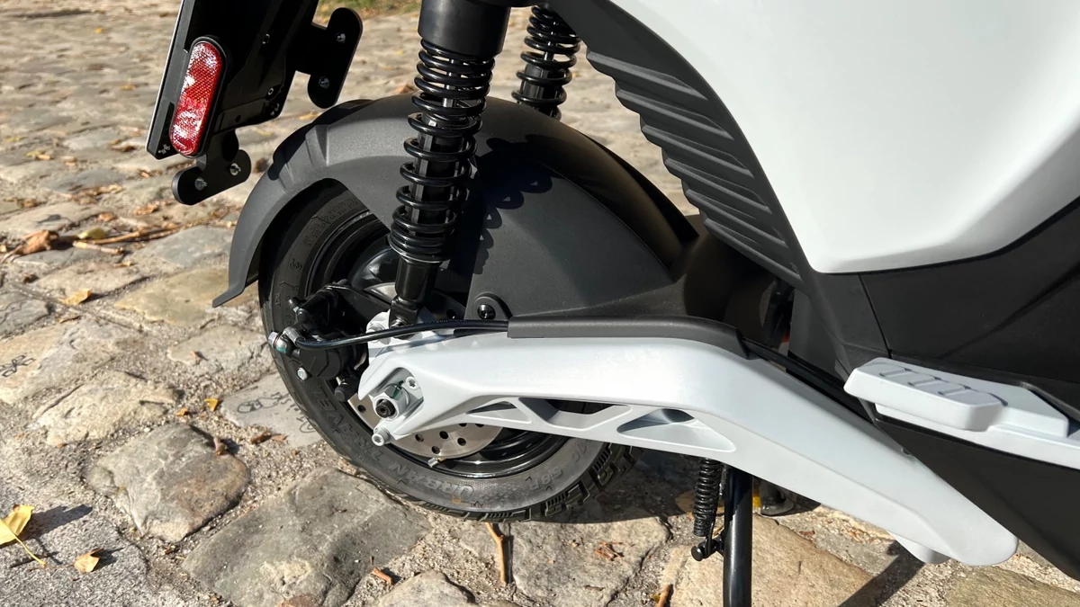 Piaggio 1 © Thibault Jousse