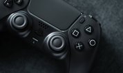 PS5 : un code promo fait chuter le prix de la manette DualSense