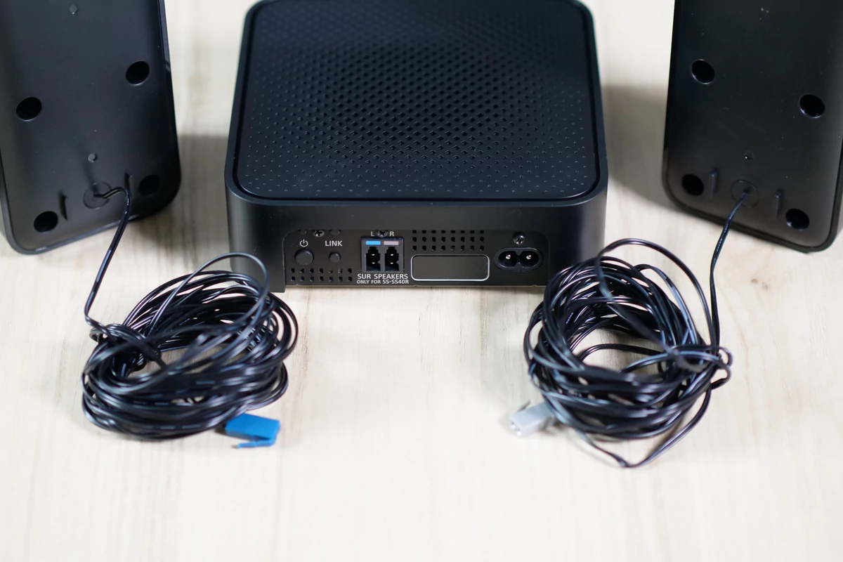 Sony HT-S40R satellites connexions