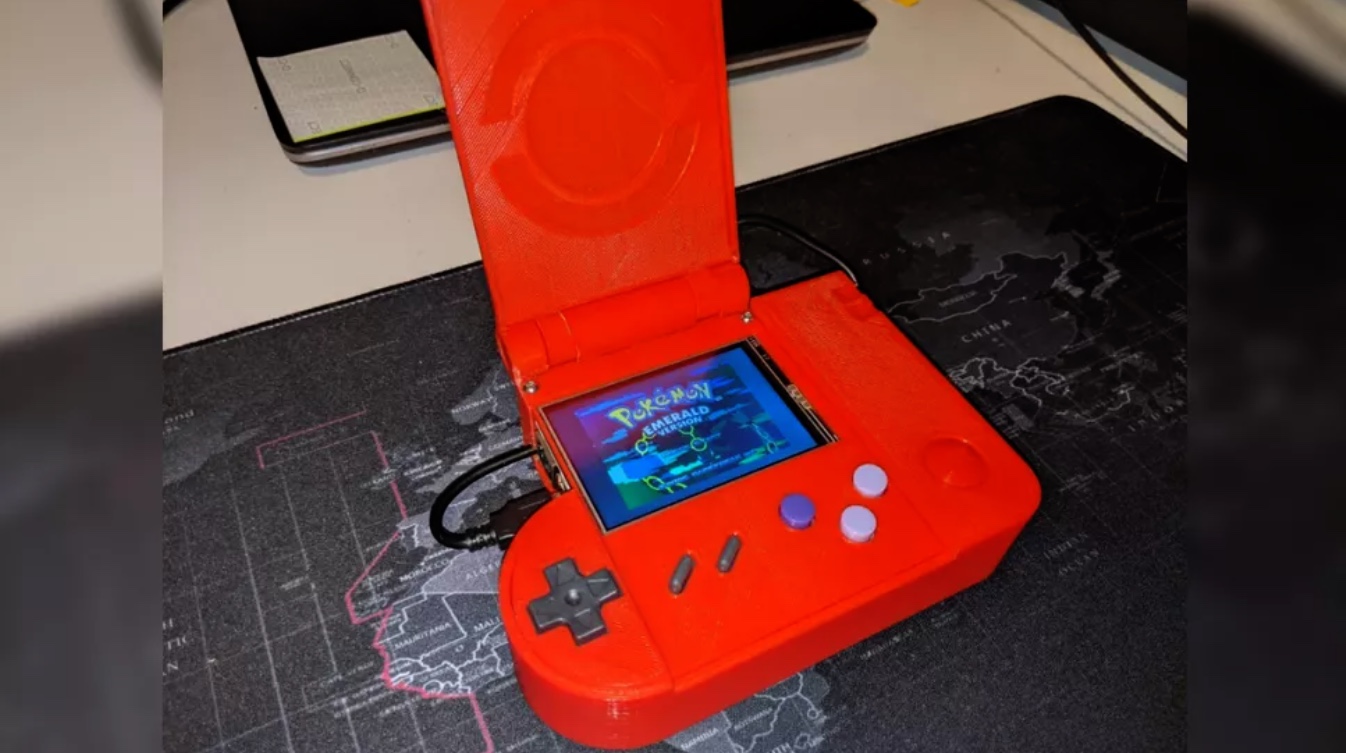 Quoi de mieux qu'un Pokédex propulsé par un Raspberry Pi et qui fait tourner les jeux Game Boy ?