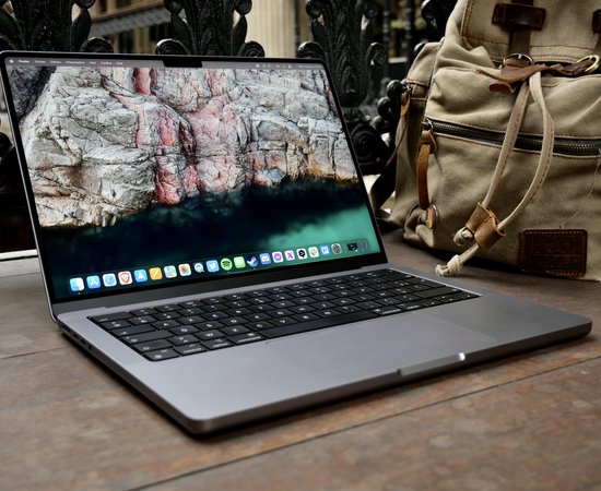 Apple MacBook Pro-9