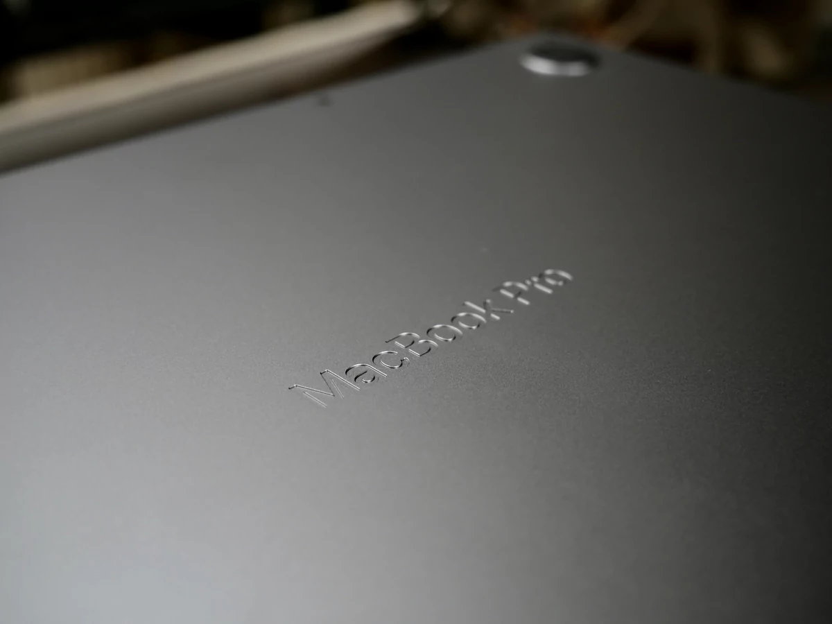 Apple MacBook Pro-17 © © Nathan Le Gohlisse pour Clubic