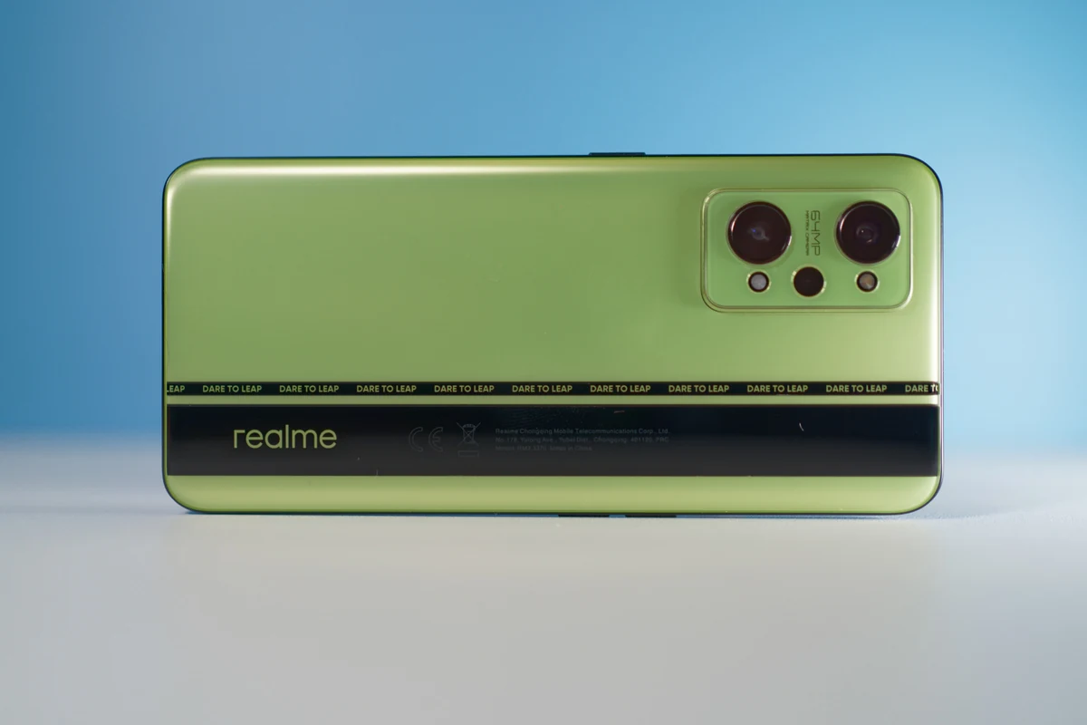 realme GT Neo2 © © Marc Mitrani pour Clubic