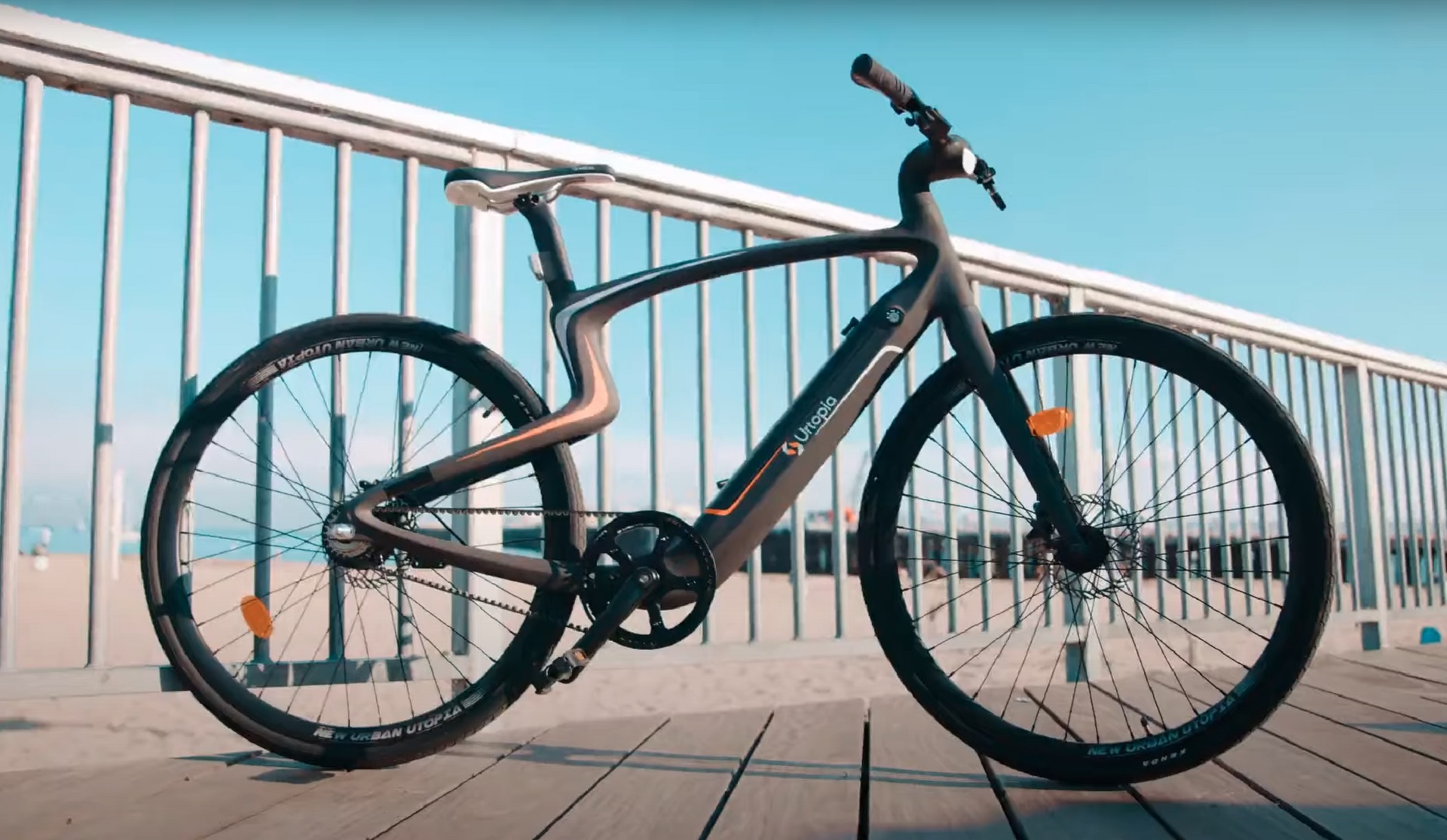 Urtopia : un vélo électrique poids plume de 13 kg et GPS intégré pour 2 000¬