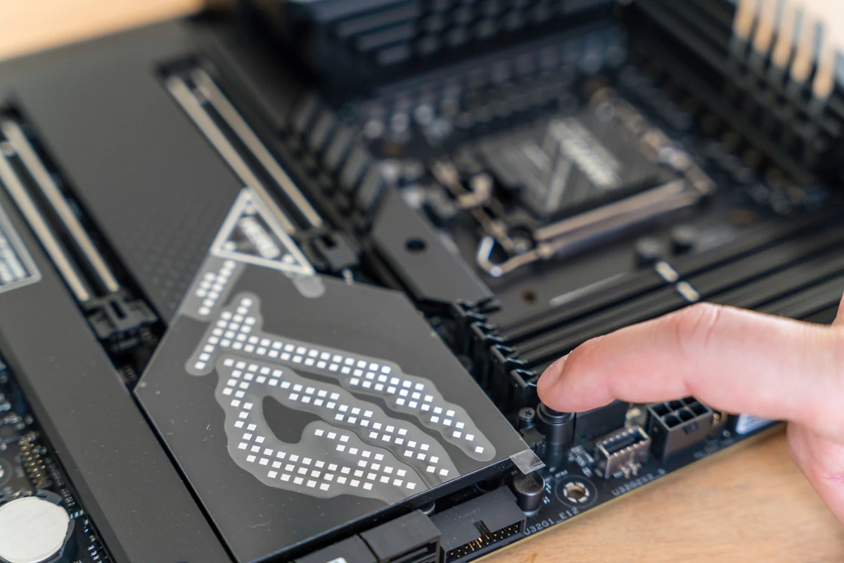 Asus ROG Maximus Z690 Hero © Nerces / Pierre Crochart