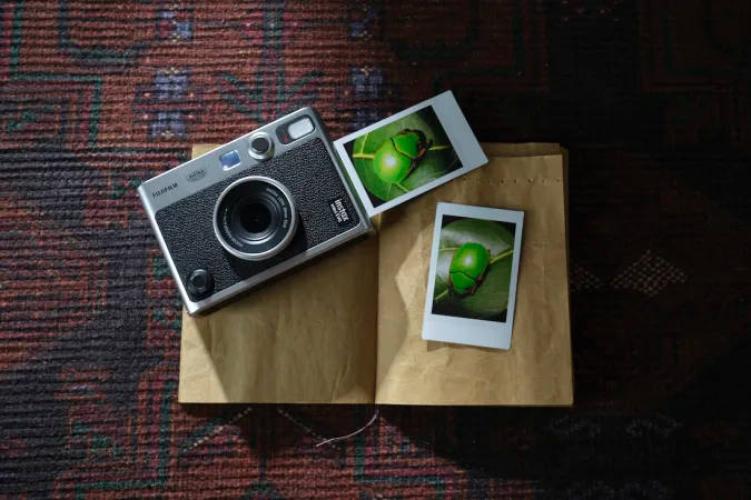 Instax mini Evo : l'appareil photo instantané / imprimante connecté de  Fujifilm