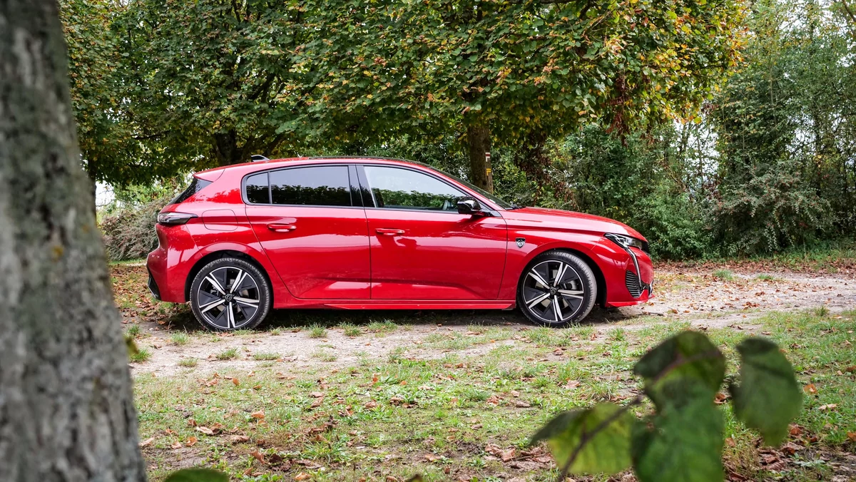 Peugeot 308 PHEV © David Nogueira