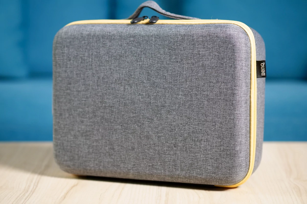 Test BenQ GV30 valisette
