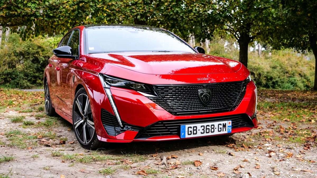 Peugeot 308 PHEV © David Nogueira