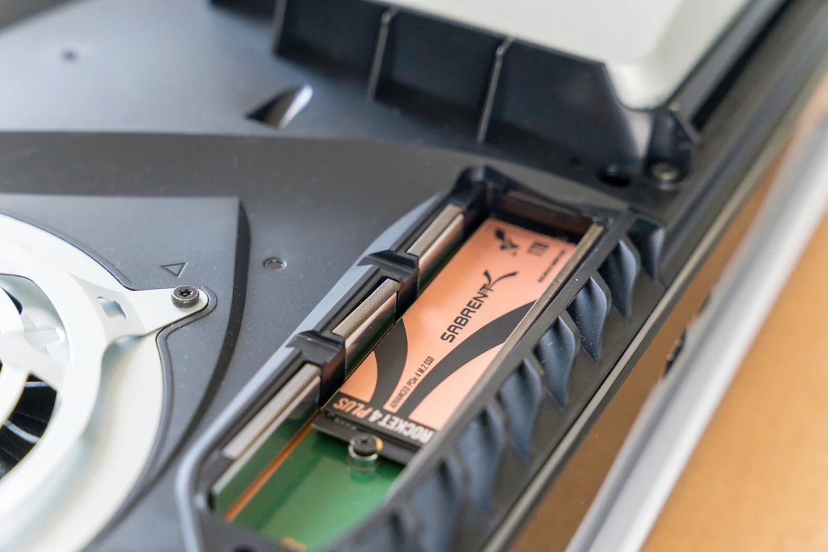 Sabrent Rocket 4 Plus + Dissipateur PS5 © Nerces / Pierre Crochart