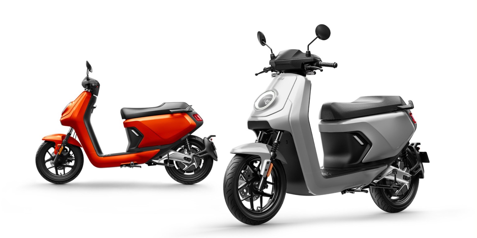 NIU lance le plus rapide de ses scooters, un scooter hybride, des trottinettes électriques, et aussi une moto