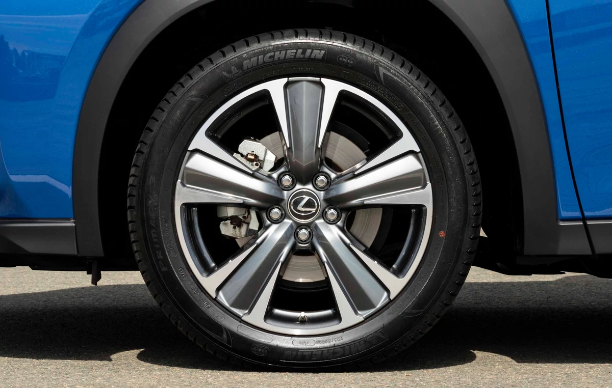 Lexus UX 300e Executive © Jérôme Cartegini