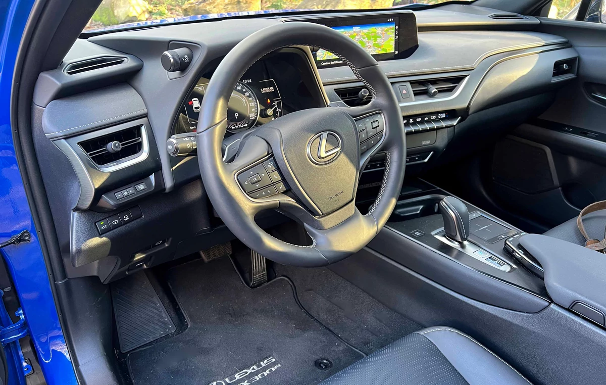 Lexus UX 300e Executive © Jérôme Cartegini