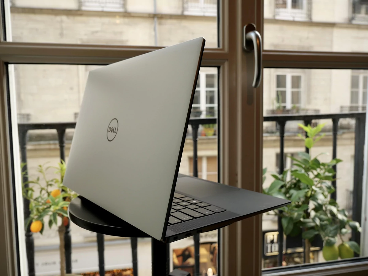 XPS 15 2021-7 © © LaptopMedia