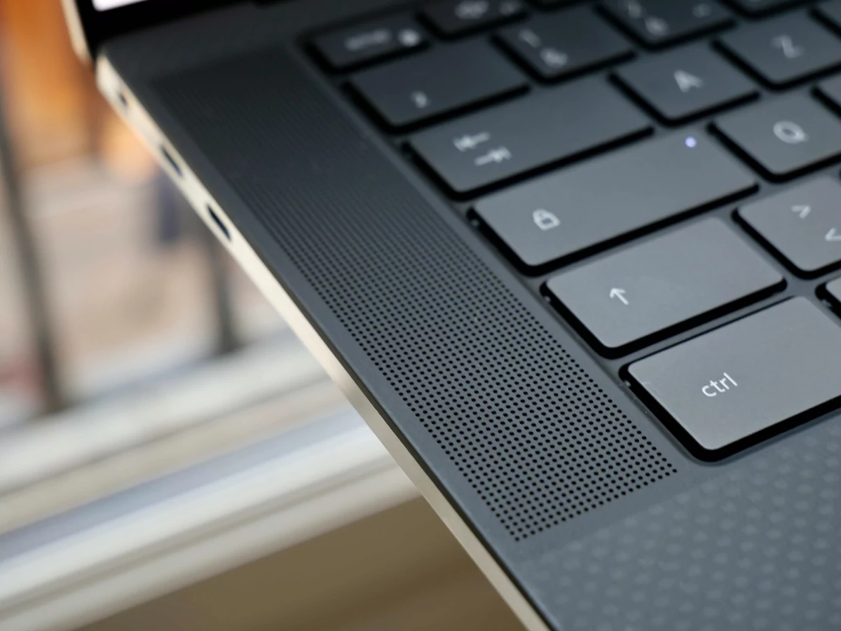 XPS 15 2021-23 © © LaptopMedia