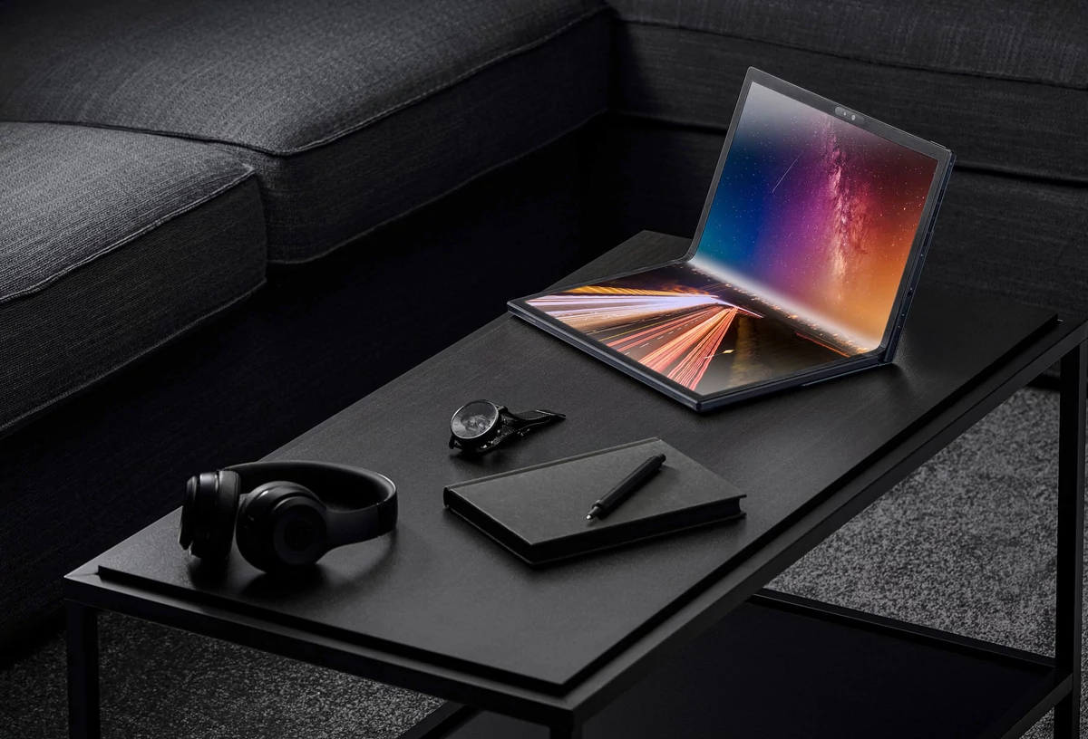 ASUS Zenbook 17 Fold OLED-2 © © ASUS