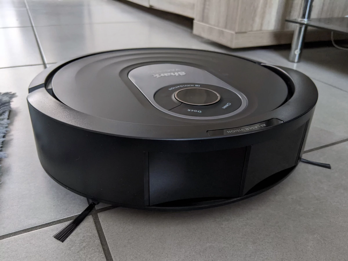 Shark AI VacMop © Mathieu Grumiaux pour Clubic