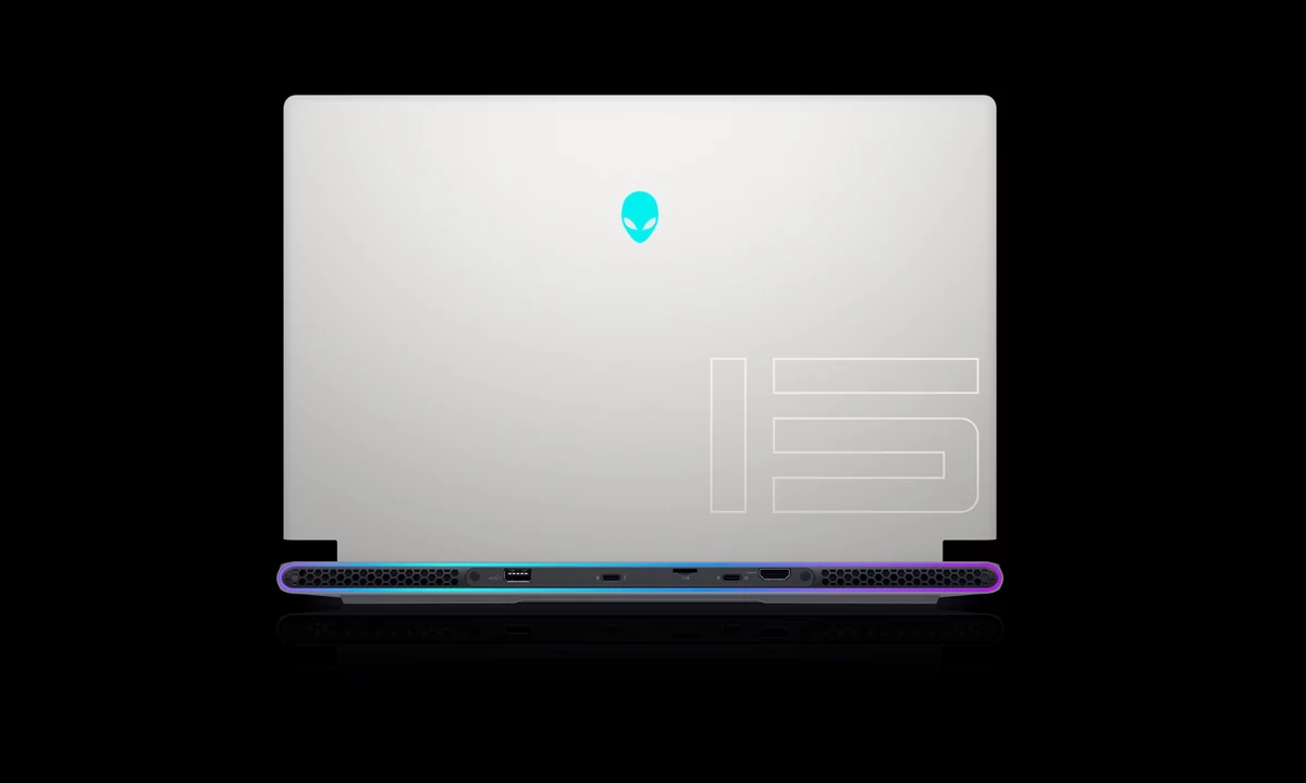 Alienware X15 2022-3 © © Alienware
