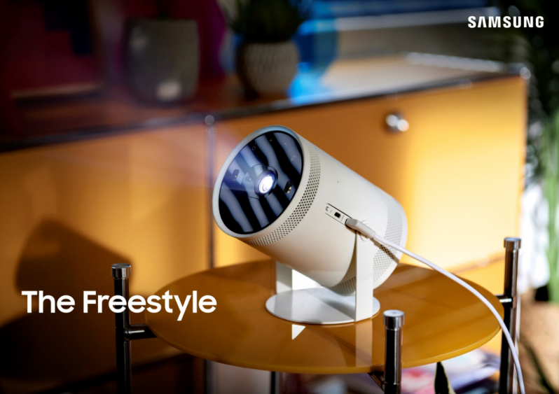 Samsung Freestyle Plus : ce nouveau projecteur embarque de l'IA pour un affichage incroyable